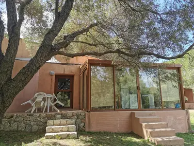 Jardin de l'établissement Village Camping de l'Ostriconi 3 étoiles