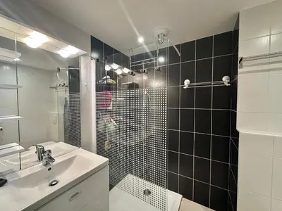 Salle de bains dans l'établissement Appartement 2 pièces 4 couchages CALVI