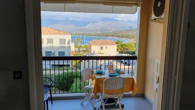 Vue générale sur la montagne ou vue sur la montagne depuis l'appartement