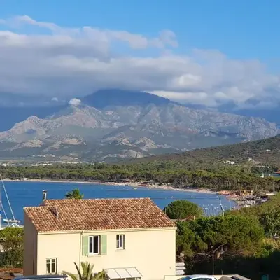 Studio vue mer proche du port