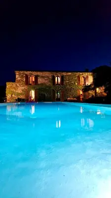 Piscine de l'établissement Chambres de charmes - 3 chambres indépendantes avec salles de bains privatives ou située à proximité