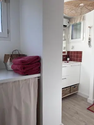 Cuisine ou kitchenette dans l'établissement Maison face à la mer