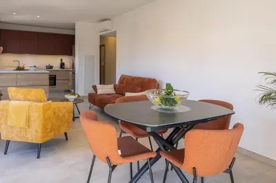 Cuisine ou kitchenette dans l'établissement Casa Catalina Charme contemporain à lÎle-Rousse