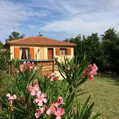 Maison avec piscine sans voisinage à 4km de la mer