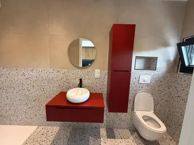 Salle de bains dans l'établissement Studio équipé avec cuisine d été et piscine privée