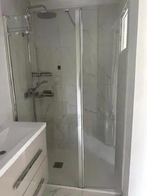 Salle de bains dans l'établissement Studio climatisé avec terrasse privative