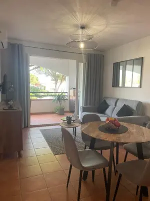 Coin salon dans l'établissement Entre mer et montagne
