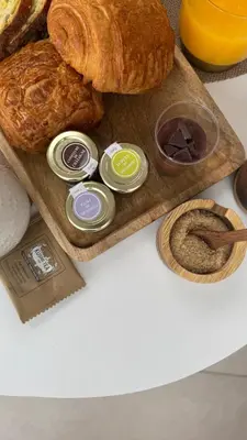 Nourriture dans la tente de luxe ou à proximité