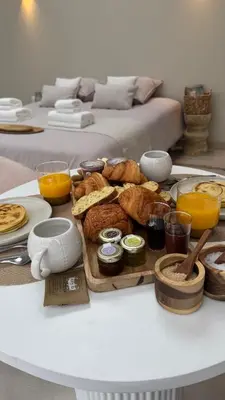 Nourriture dans la tente de luxe ou à proximité