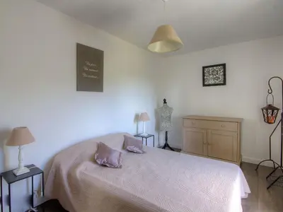 Un ou plusieurs lits dans un hébergement de l'établissement Holiday Home Exklusivität Korsika- Steinhaus mit Charme by Interhome