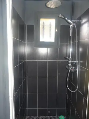 Salle de bains dans l'établissement Sant Ambroggio 30 mètres de la mer vue mer