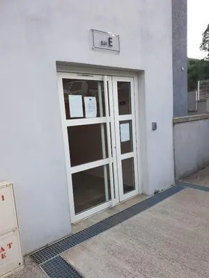 Façade ou entrée de l'établissement Studio récent Corte