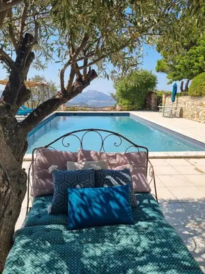 Piscine de l'établissement Ferme Canioni ou située à proximité