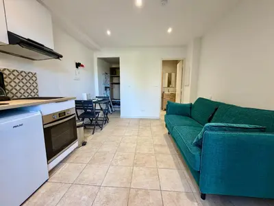 Cuisine ou kitchenette dans l'établissement Studio neuf ensoleillé à Saint-Florent avec piscine