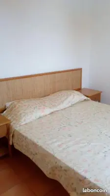 Un ou plusieurs lits dans un hébergement de l'établissement CORSE Bravone bel appart à 2 pas de la plage 2ch et mezzanine