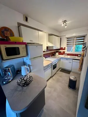 Cuisine ou kitchenette dans l'établissement Appartement vue mer - Île Rousse, Corse
