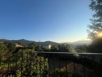 Vue générale sur la montagne ou vue sur la montagne depuis la maison de vacances