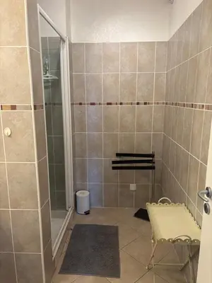 Salle de bains dans l'établissement Le cocon Méditerranéen