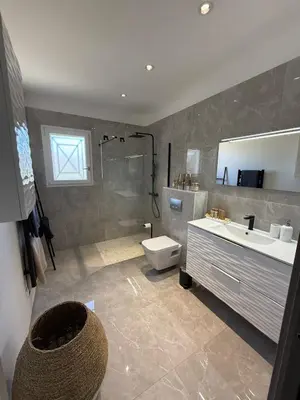 Salle de bains dans l'établissement Villa mitoyenne - Luxury house between sea and nature