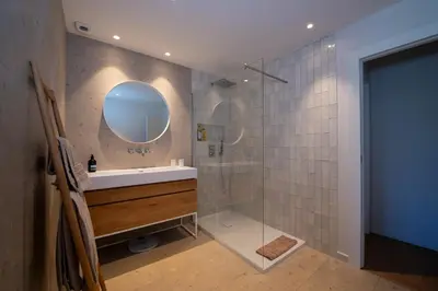 Salle de bains dans l'établissement Villa CAMILLE