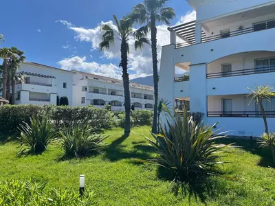 Jardin de l'établissement Appartement avec piscine en Costa Verde