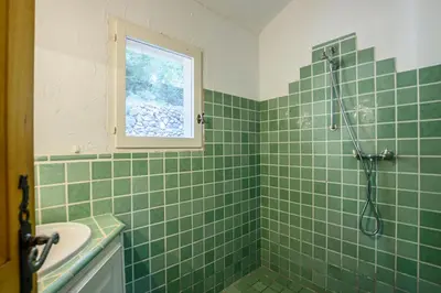 Salle de bains dans l'établissement La licorne