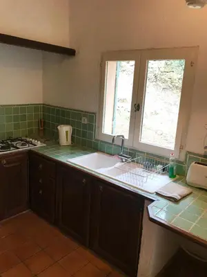 Cuisine ou kitchenette dans l'établissement La licorne