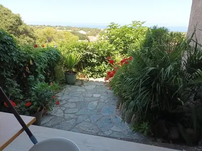 Jardin de l'établissement Beautiful sea view studio