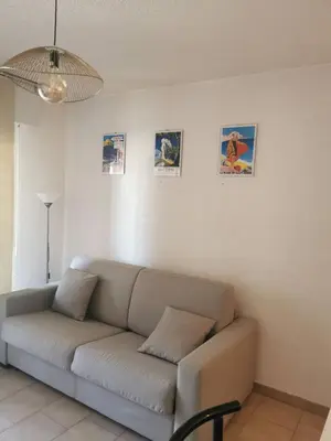 Coin salon dans l'établissement studio cosy vue mer à 2 min de la plage