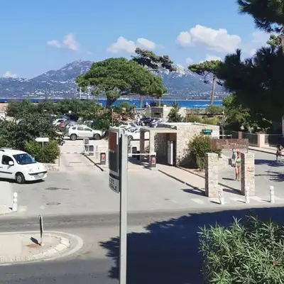 studio cosy vue mer à 2 min de la plage