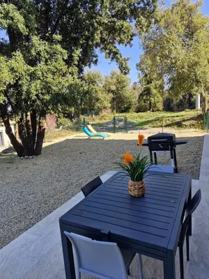 Jardin de l'établissement havre de paix au cœur de la montagne corse