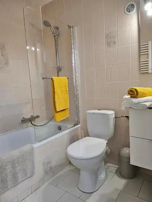 Salle de bains dans l'établissement Corse