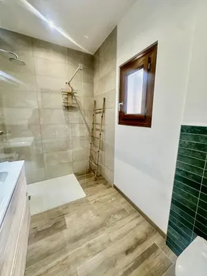 Salle de bains dans l'établissement Appartement à Monticello