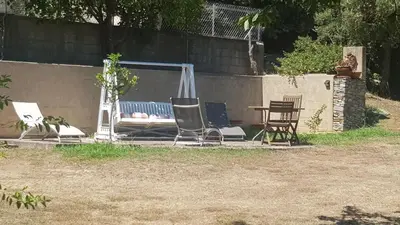 Jardin de l'établissement Bas de Villa chez Mr.Girolami Dominique