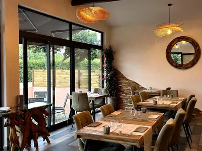 Coin salon dans l'établissement Le Clos des Arbousiers
