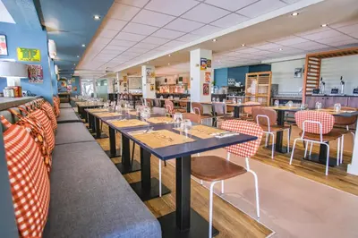 Restaurant ou autre lieu de restauration dans l'établissement Belambra Clubs Belgodère - Golfe de Lozari
