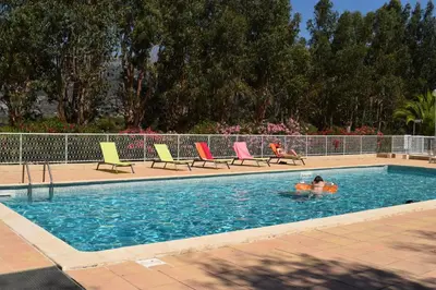 Piscine de l'établissement Camping Paradella ou située à proximité