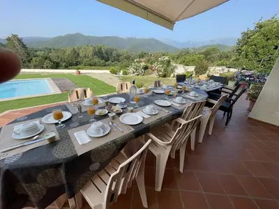 Vue générale sur la montagne ou vue sur la montagne depuis la maison de vacances