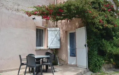 Jardin de l'établissement Cozy Apartment In Talasani