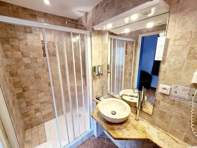 Salle de bains dans l'établissement Hôtel Bella Vista