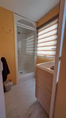 Salle de bains dans l'établissement Muntagn' home