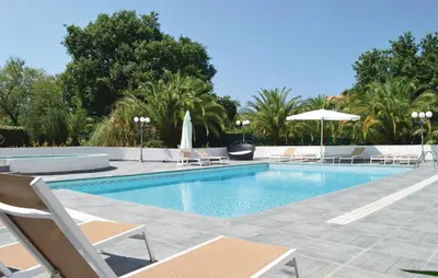 Piscine de l'établissement 3 Bedroom Nice Home In Moriani Plage ou située à proximité