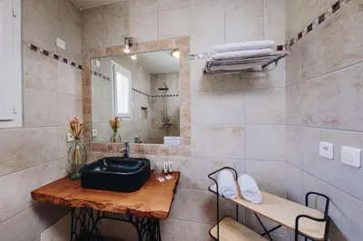 Salle de bains dans l'établissement B&B A Chjusellina