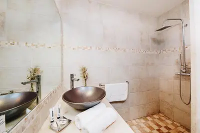 Salle de bains dans l'établissement B&B A Chjusellina