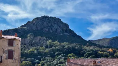 Vue générale sur la montagne ou vue sur la montagne depuis l'appartement
