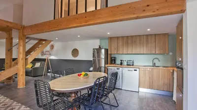Cuisine ou kitchenette dans l'établissement Laniella location
