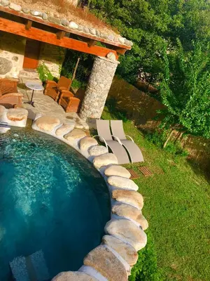 Piscine de l'établissement U Fragnu ou située à proximité