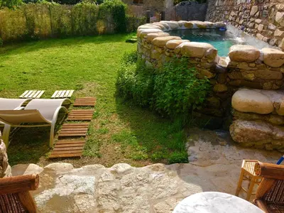 Piscine de l'établissement U Fragnu ou située à proximité