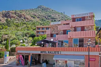 Vue générale sur la montagne ou vue sur la montagne depuis l'hôtel