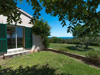 Jardin de l'établissement Holiday Home Maison Christian by Interhome